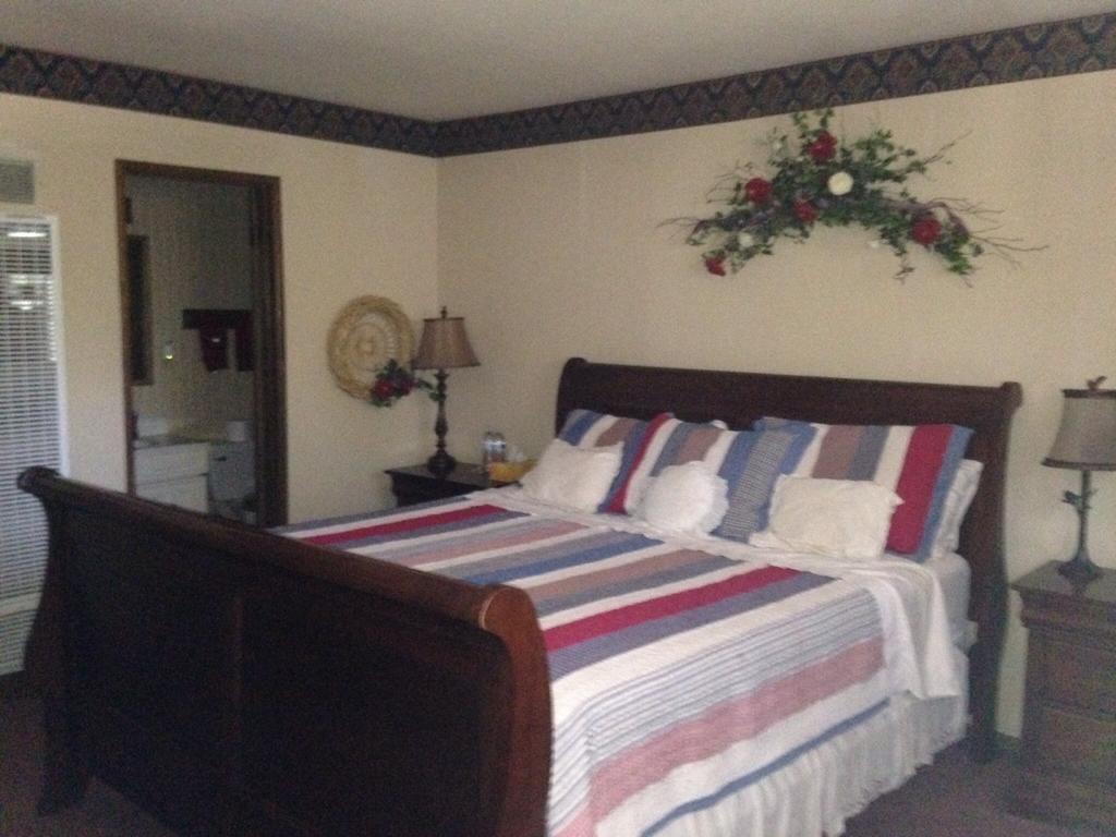 Switzerland Haus Bed And Breakfast Inn Big Bear Lake Room photo