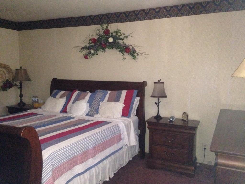 Switzerland Haus Bed And Breakfast Inn Big Bear Lake Room photo