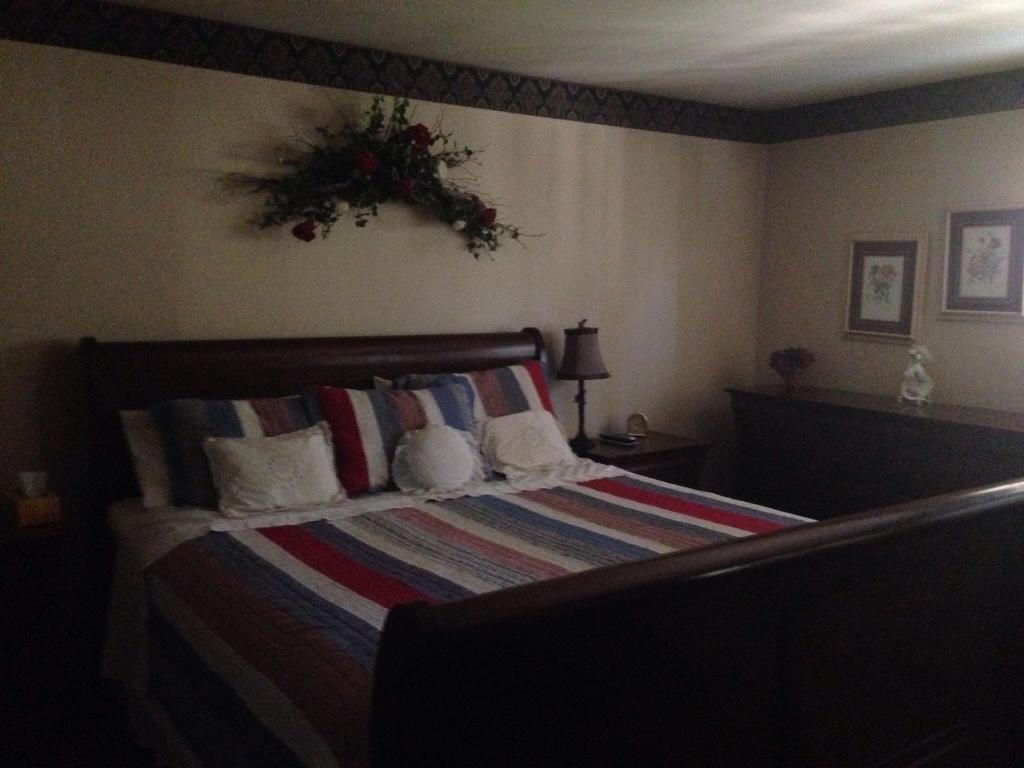 Switzerland Haus Bed And Breakfast Inn Big Bear Lake Room photo