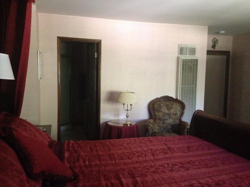 Switzerland Haus Bed And Breakfast Inn Big Bear Lake Room photo
