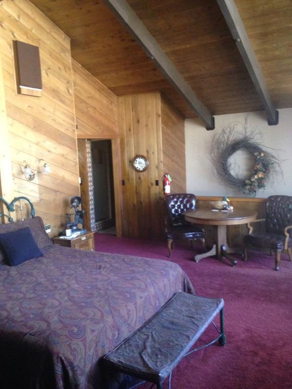 Switzerland Haus Bed And Breakfast Inn Big Bear Lake Room photo
